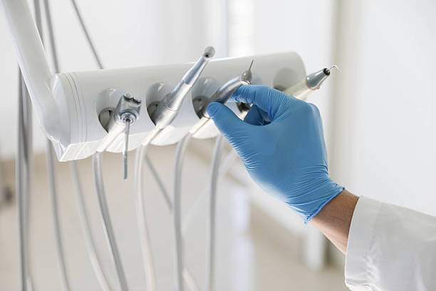 Professional Emergency Dentist technician working in Aviston, IL